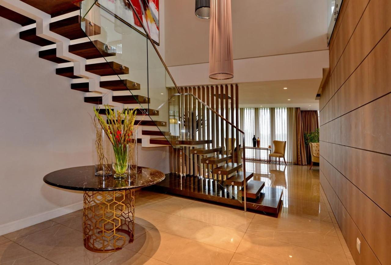 The Houghton Hotel, Spa, Wellness & Golf Joanesburgo Exterior foto Interior of a duplex suite