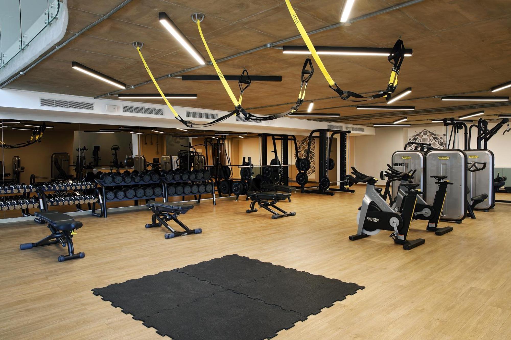 The Houghton Hotel, Spa, Wellness & Golf Joanesburgo Exterior foto The gym at the London Bridge Campus